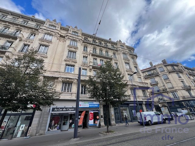 Local commercial  - 82m² - ST ETIENNE