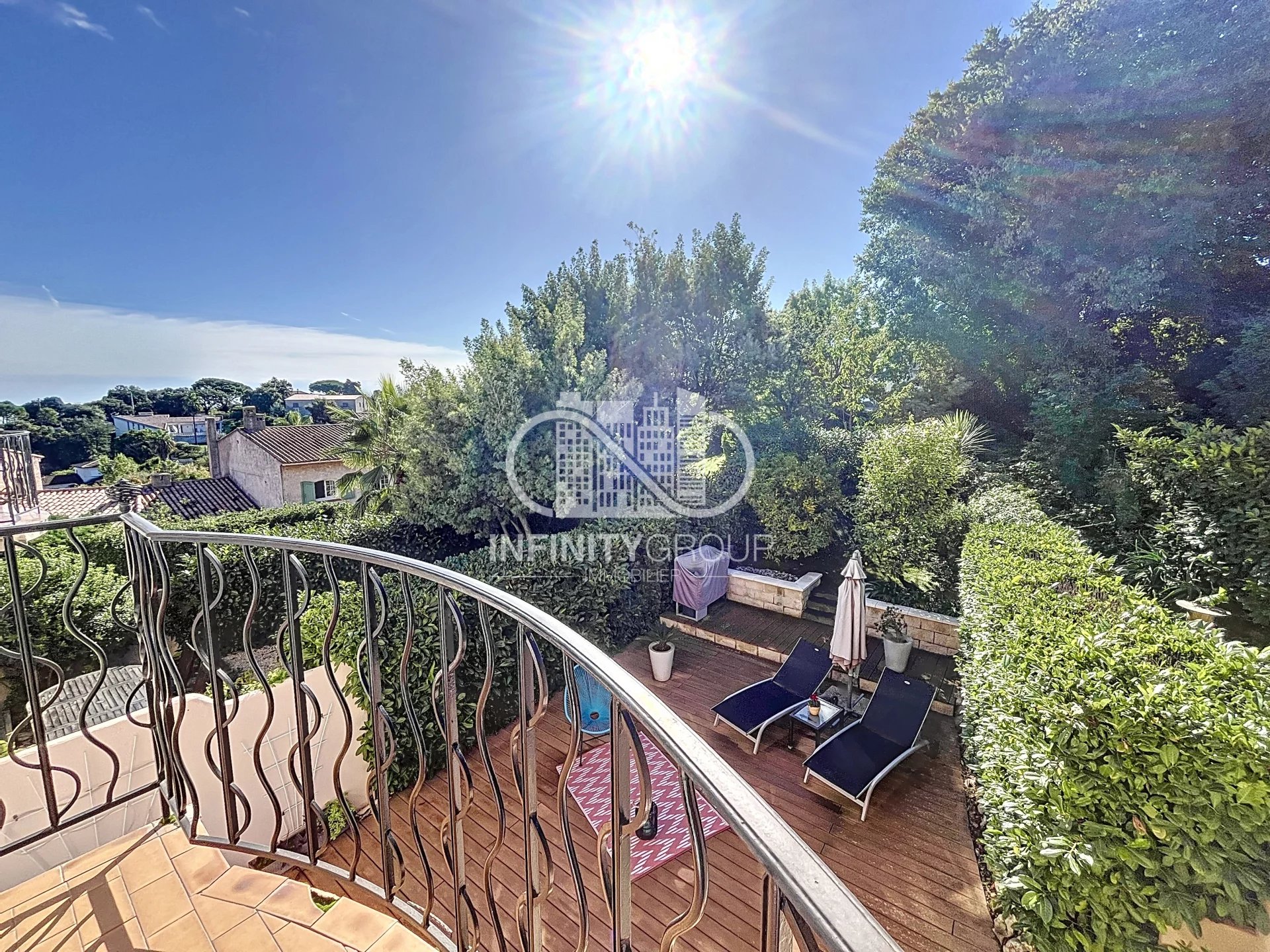 Maison 7 pièces - 116m² - ANTIBES