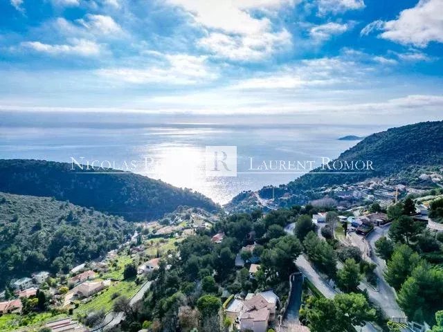 Terrain  - 1 100m² - EZE