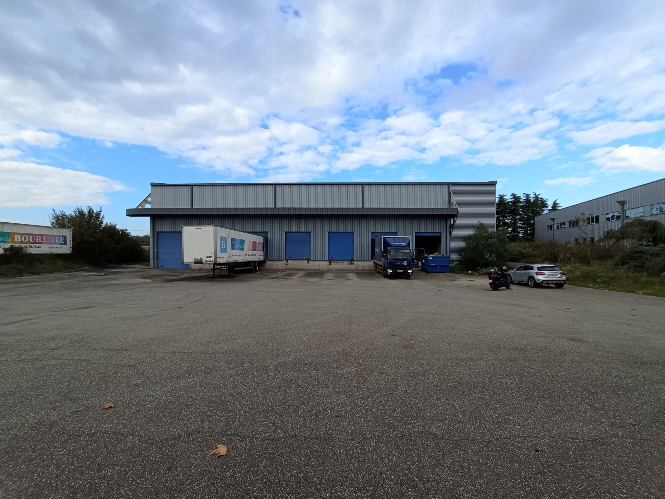 Local industriel  - 1 000m²