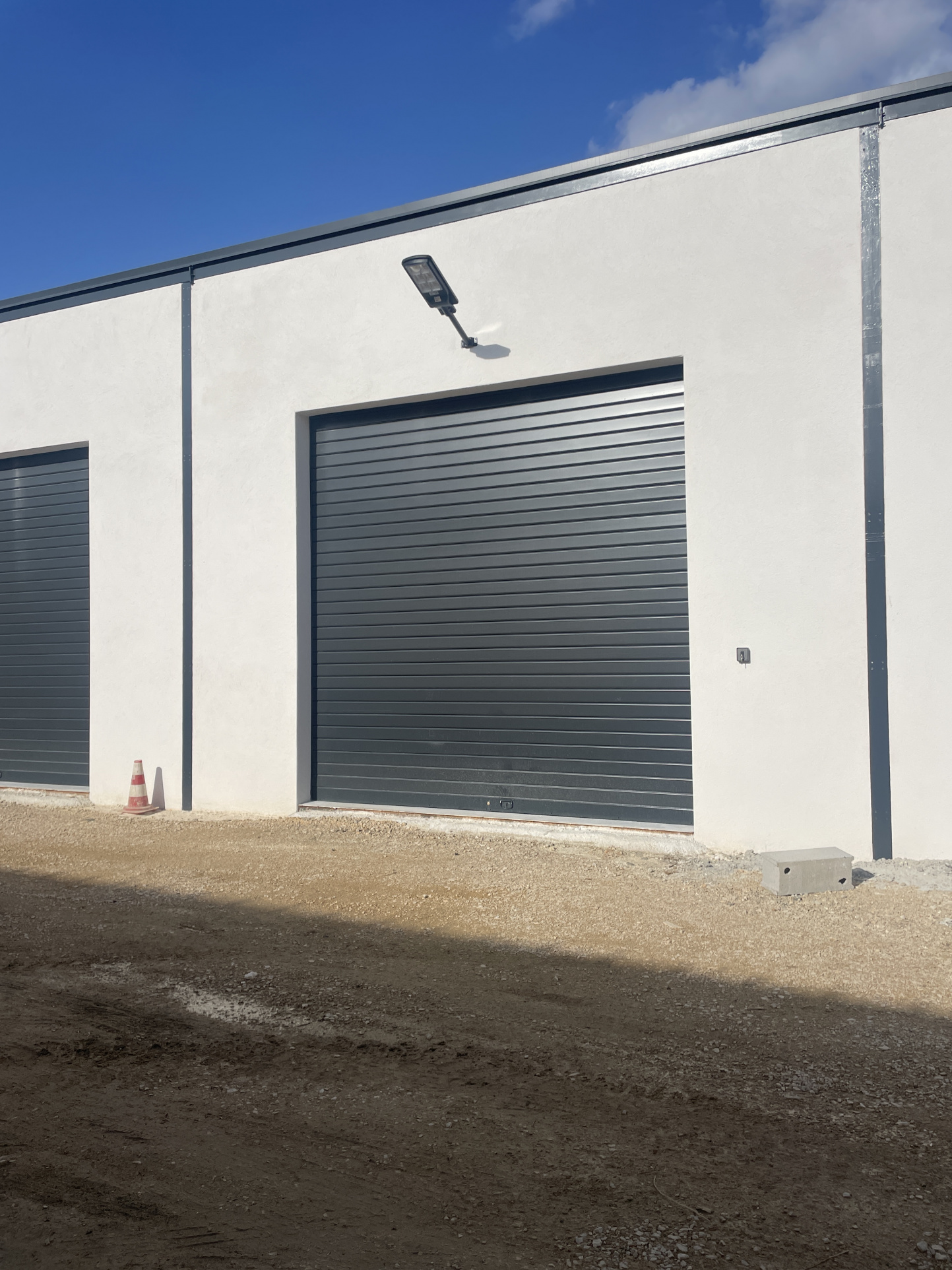 Local industriel  - 140m² - AURIOL