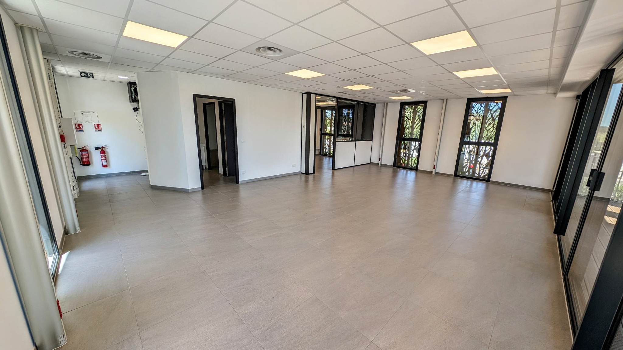 Local commercial  - 75m² - LA CRAU