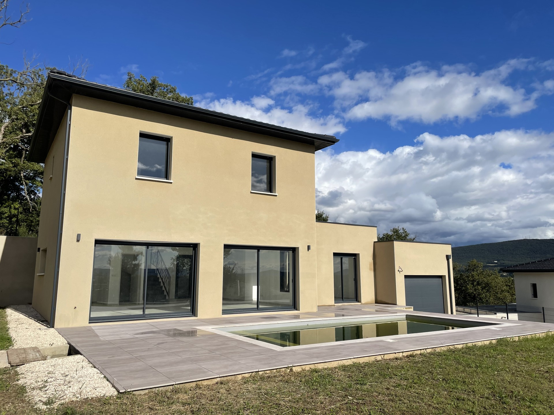 Maison 5 pièces - 137m² - ROCHEMAURE