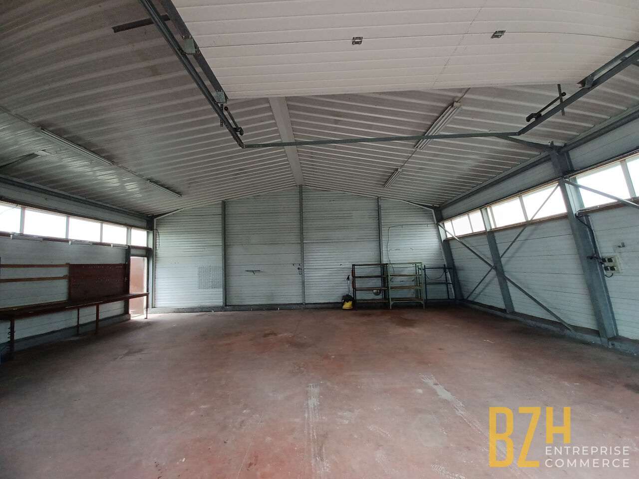 Local industriel  - 125m²