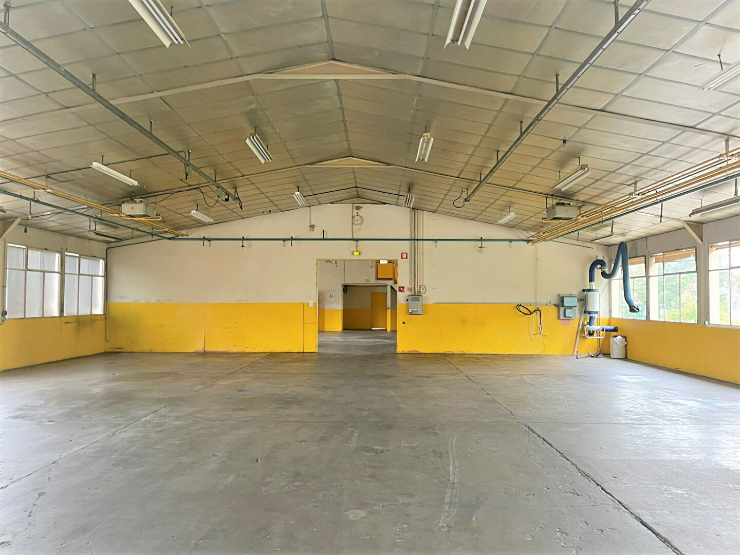 Local industriel  - 1 186m²