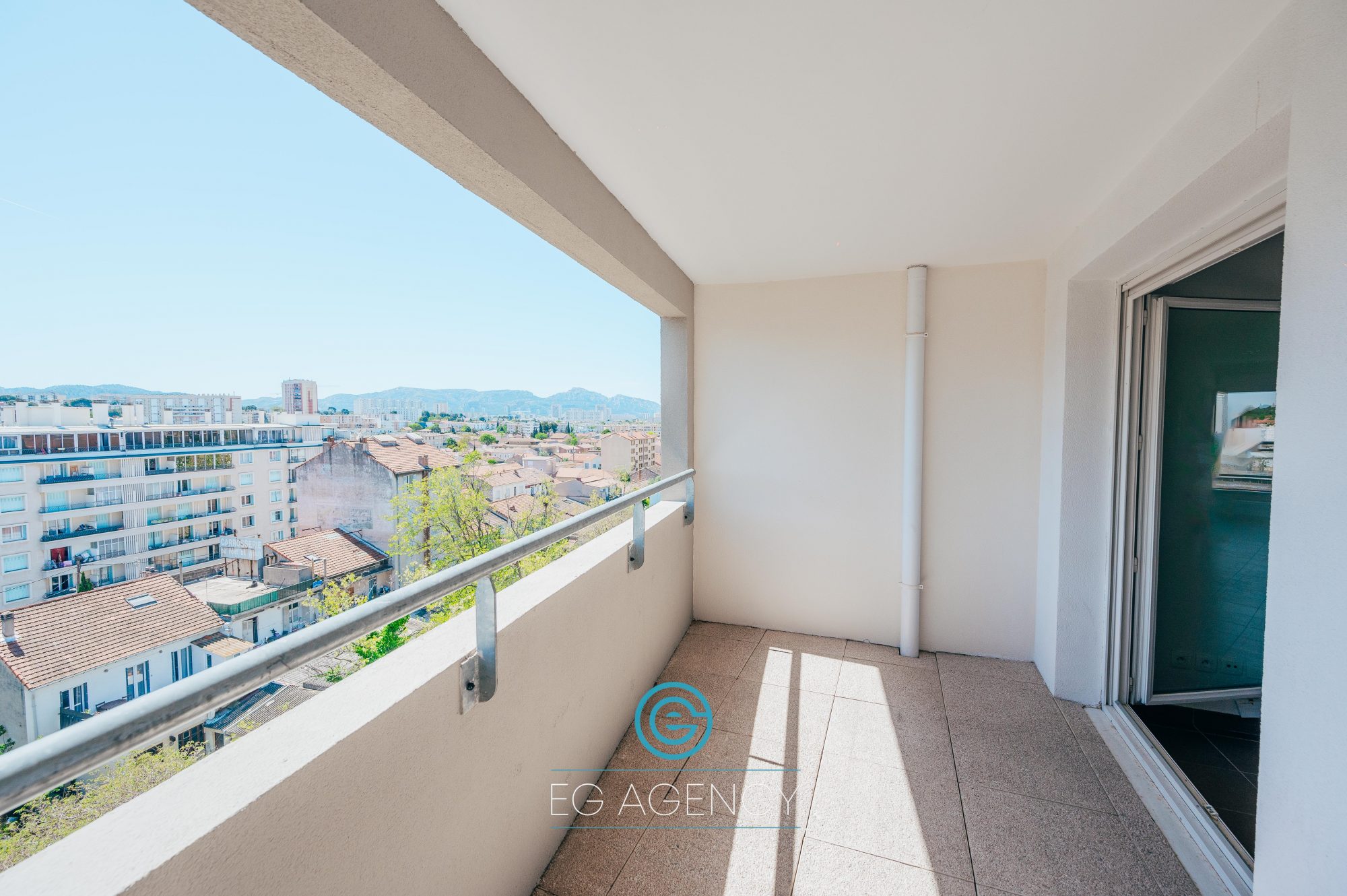 Appartement 3 pièces - 73m² - MARSEILLE  - 10ème