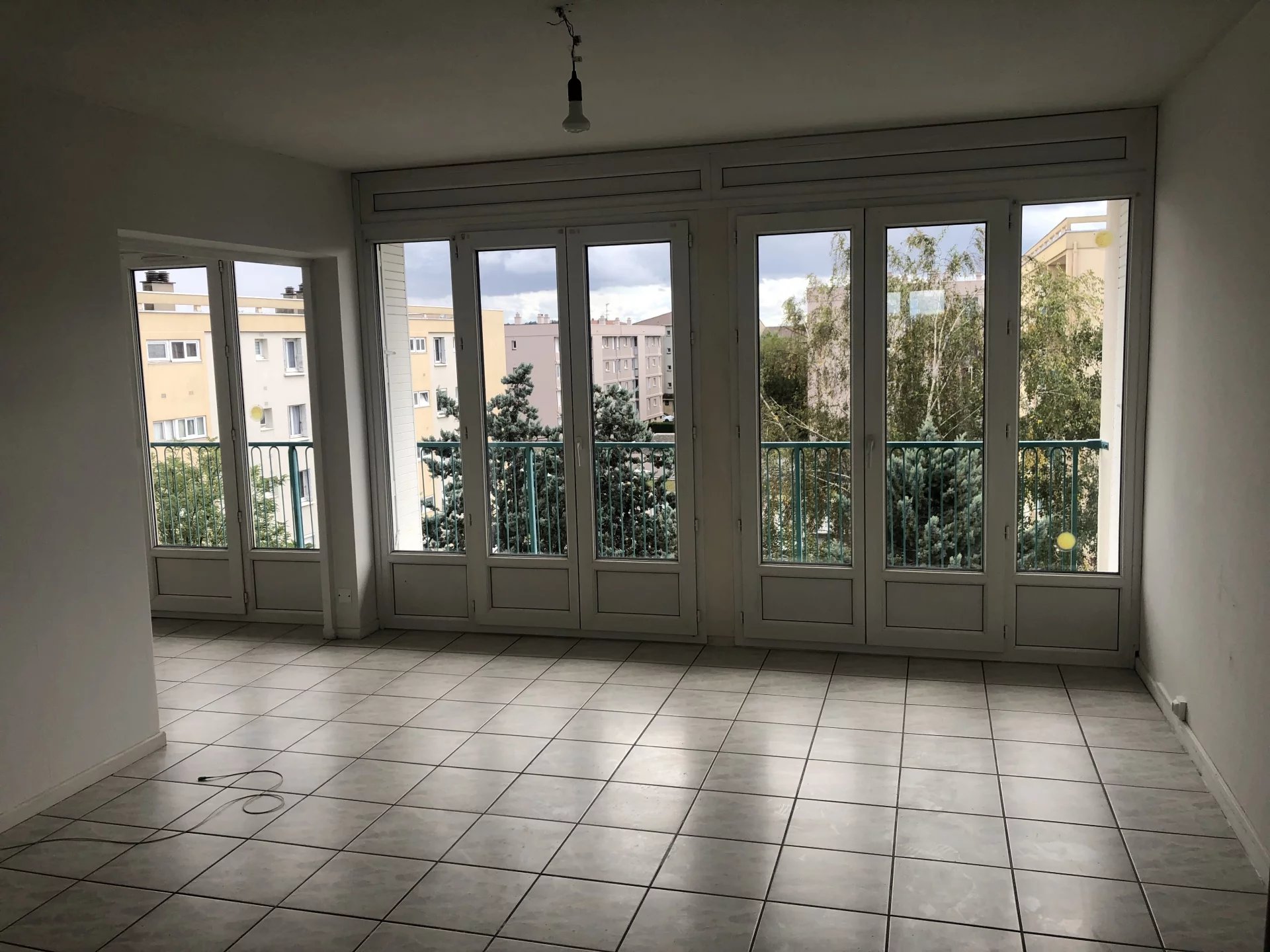 Appartement 4 pièces - 92m² - GUILHERAND GRANGES