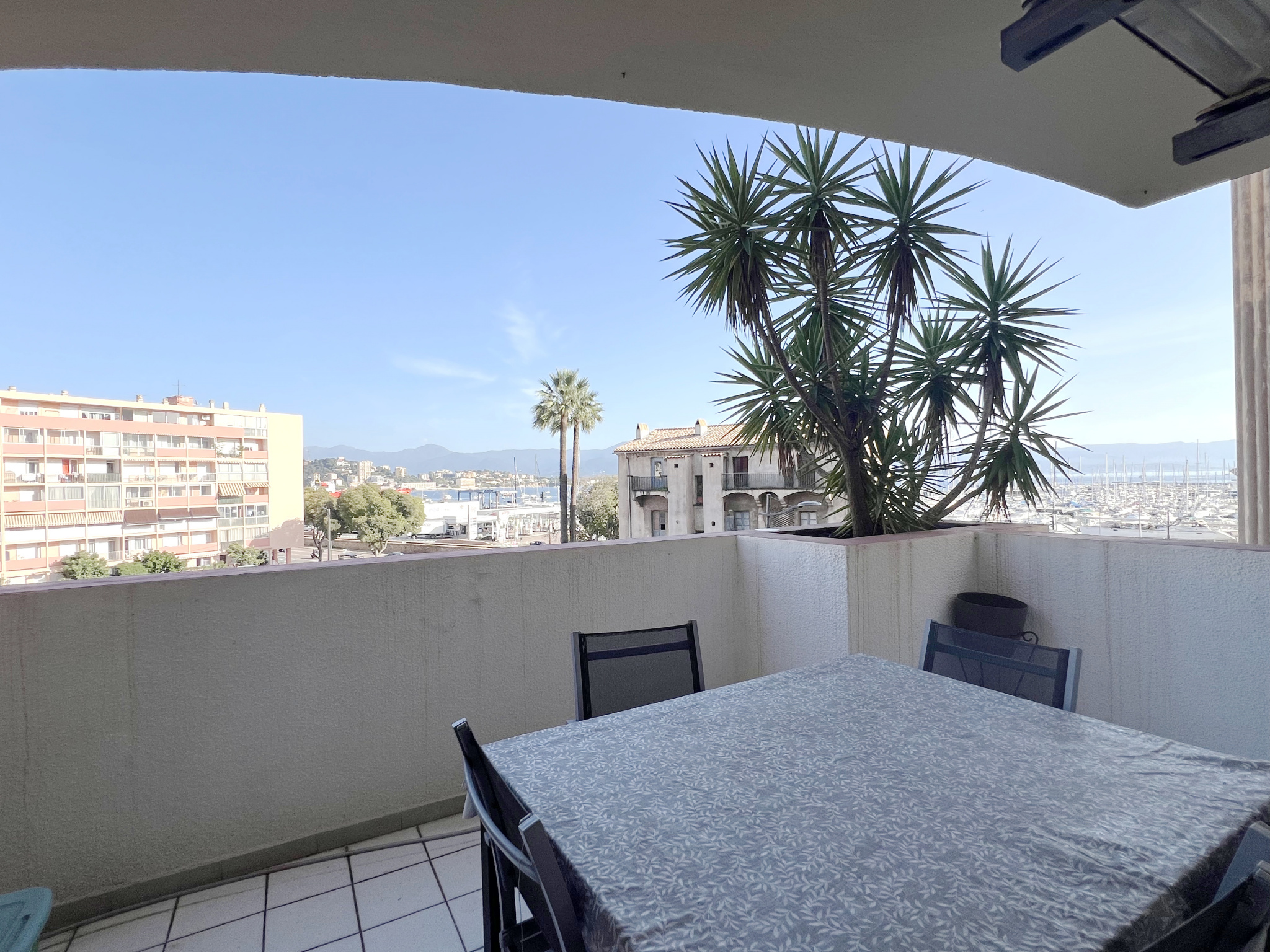 Appartement 4 pièces - 96m² - AJACCIO