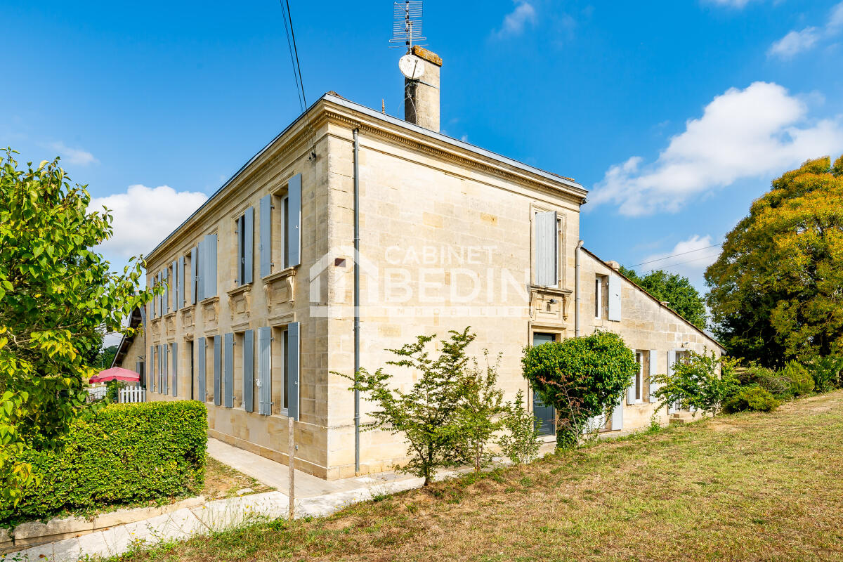 Maison 8 pièces - 303m² - BOURG