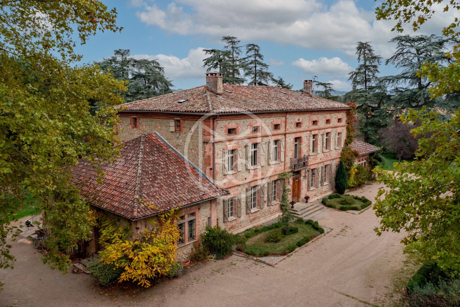 Maison 14 pièces - LAVAUR