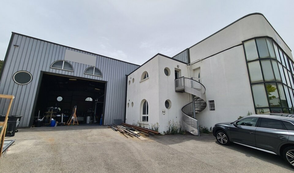 Local industriel  - 432m² - AURIOL