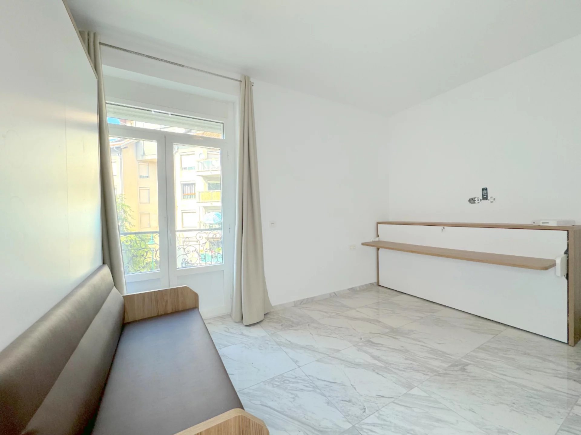 Appartement 1 pièce - 18m² - EVIAN LES BAINS