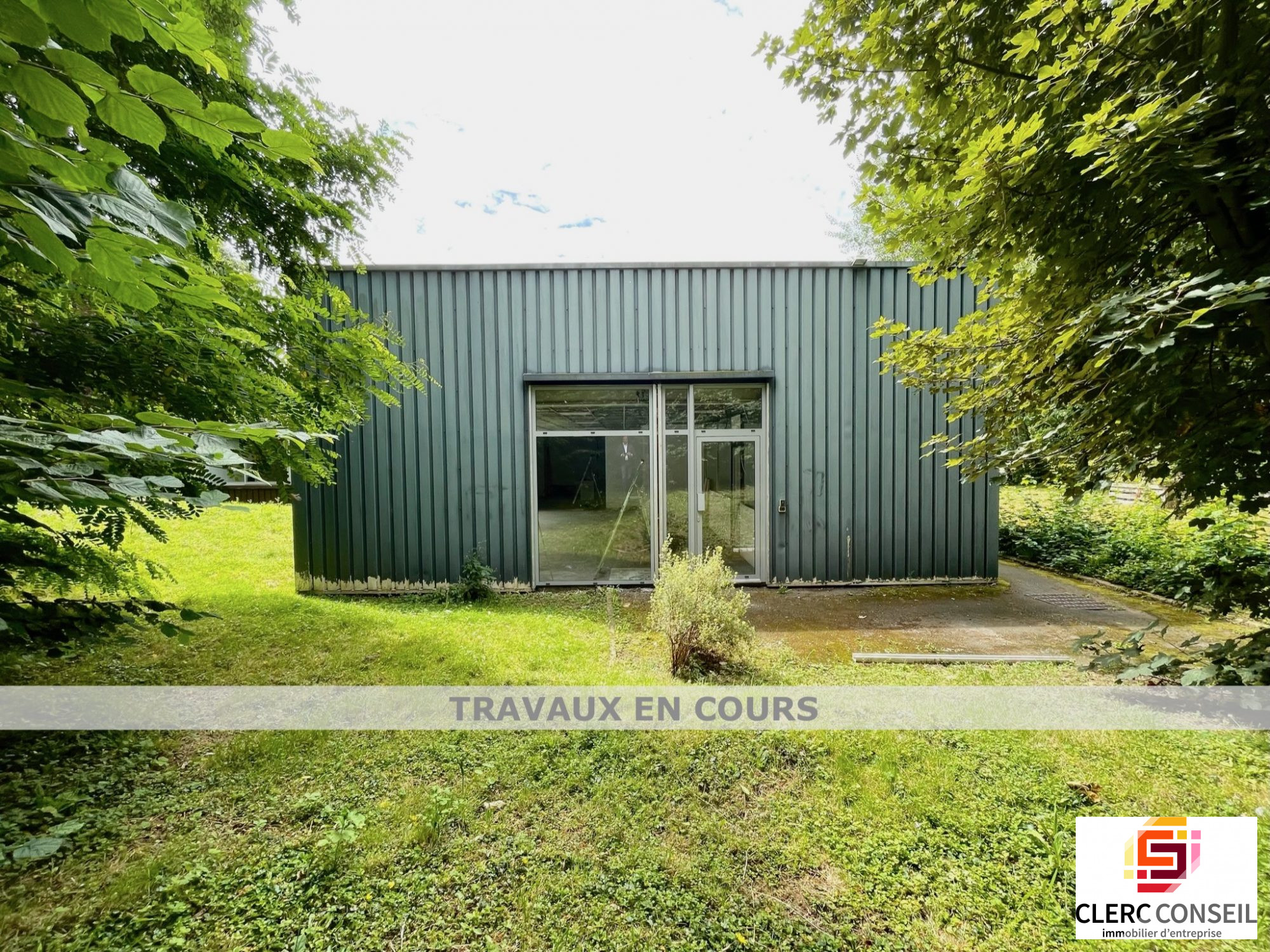 Local Professionnel  - 191m² - ST MARTIN DU VIVIER