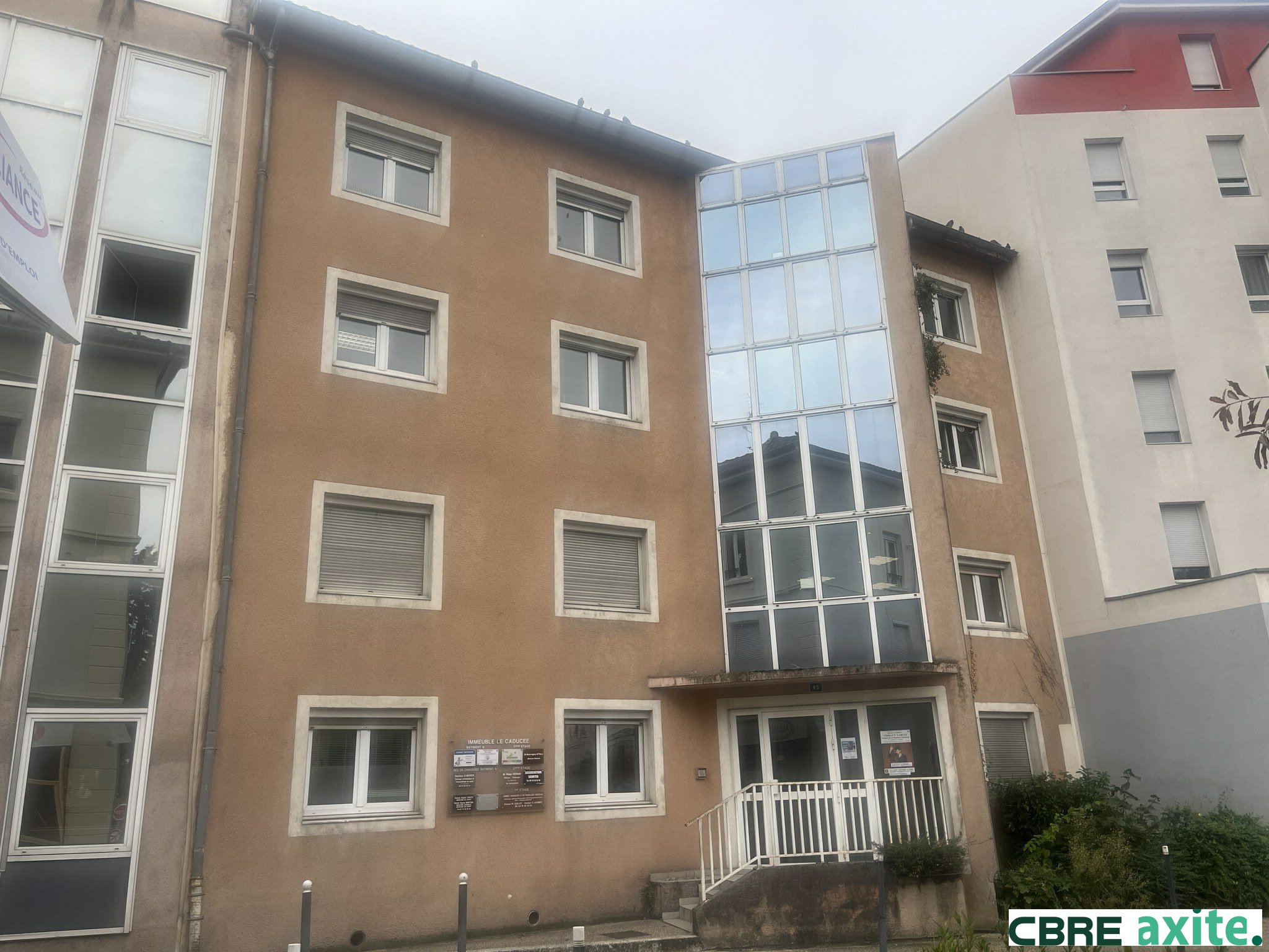 Local Professionnel  - 263m² - BOURGOIN JALLIEU