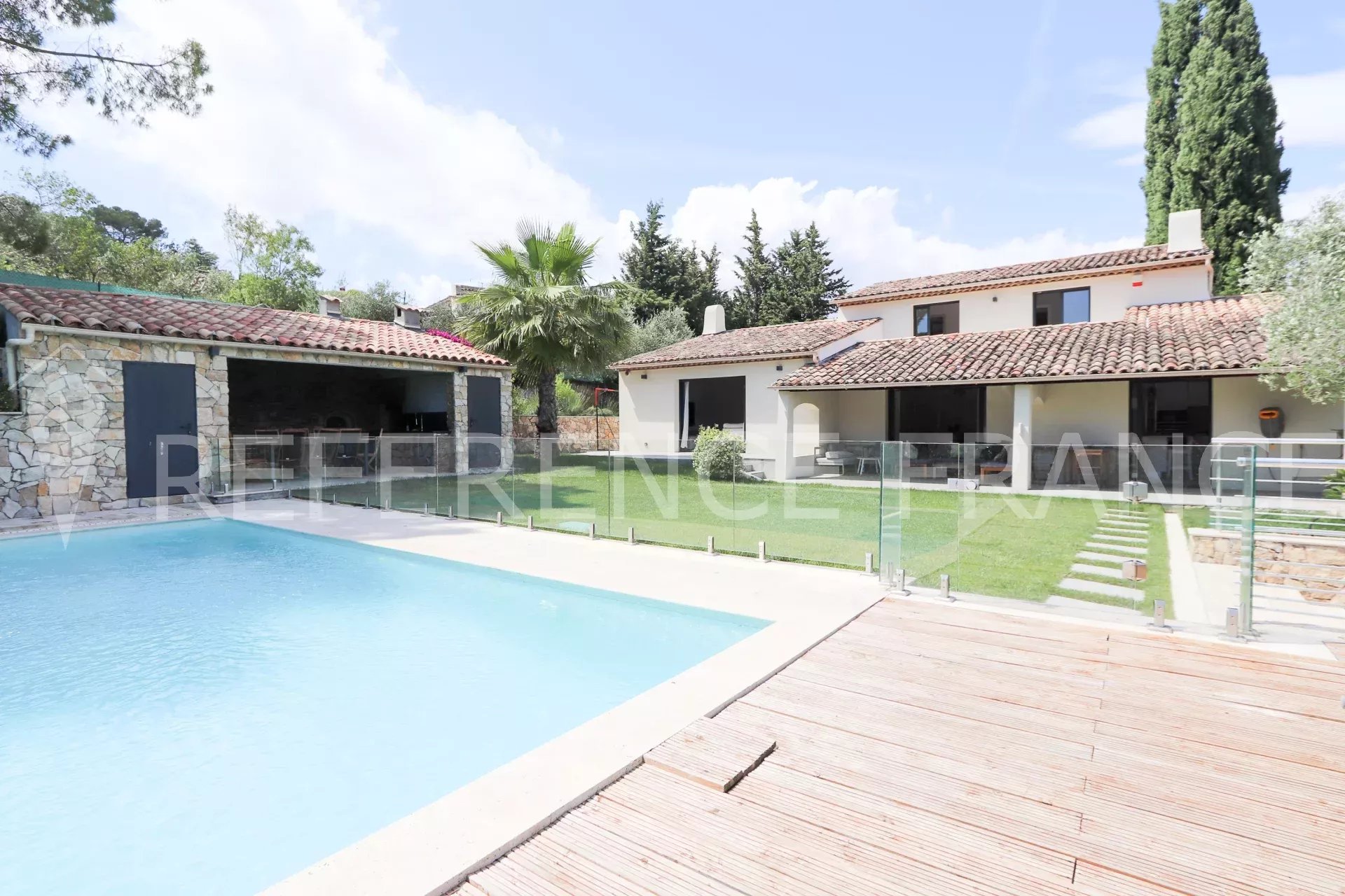 Maison 6 pièces - 220m² - MOUGINS