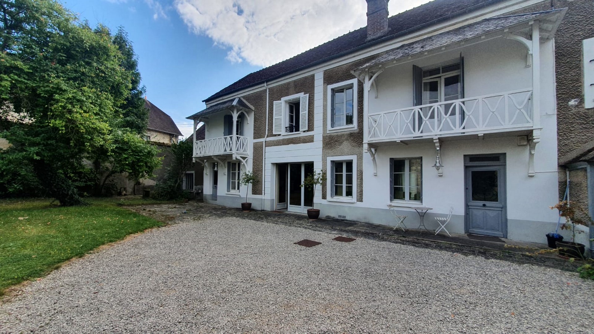 Maison 7 pièces - 234m²