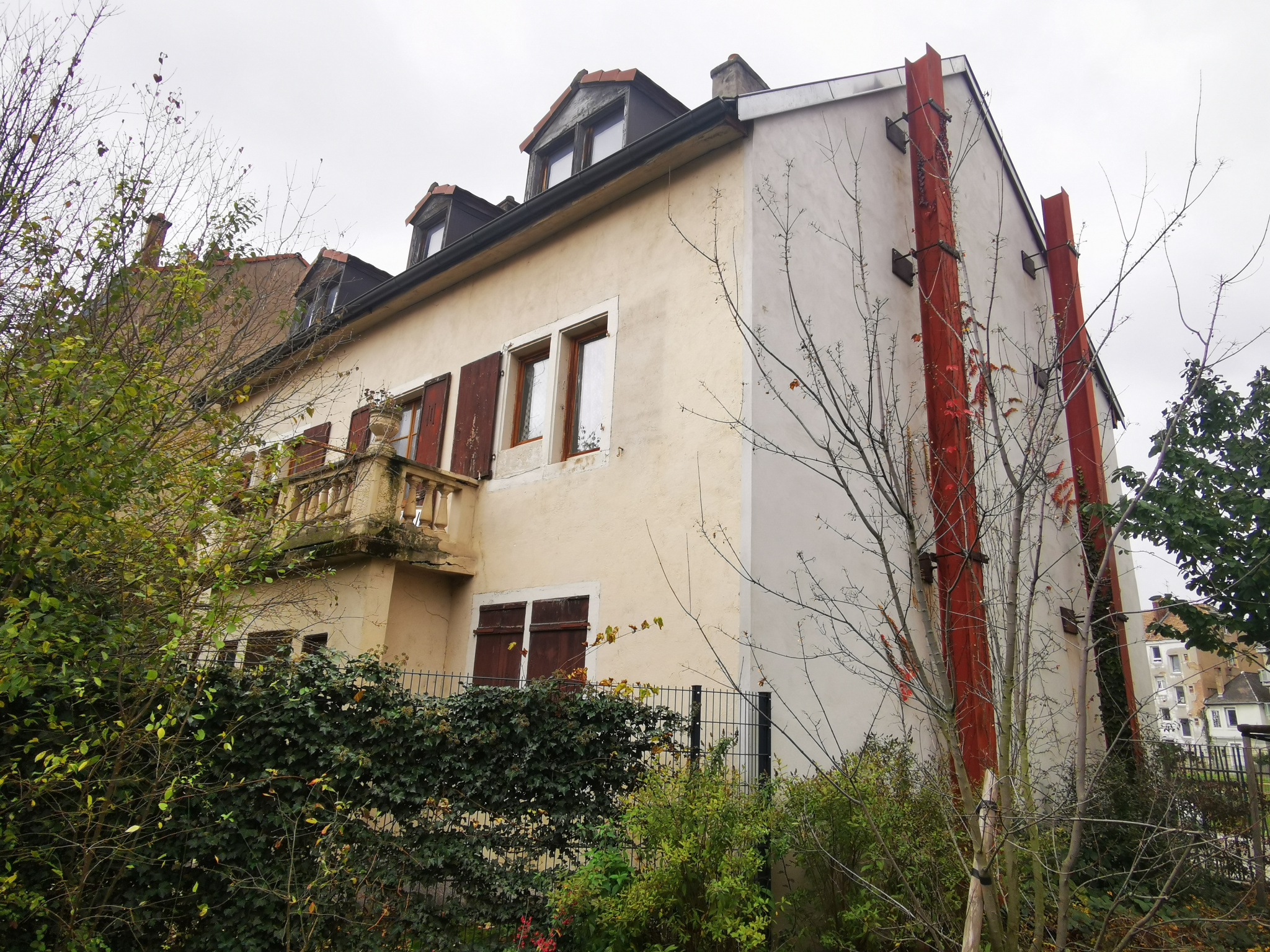 Maison 17 pièces - 210m² - MULHOUSE