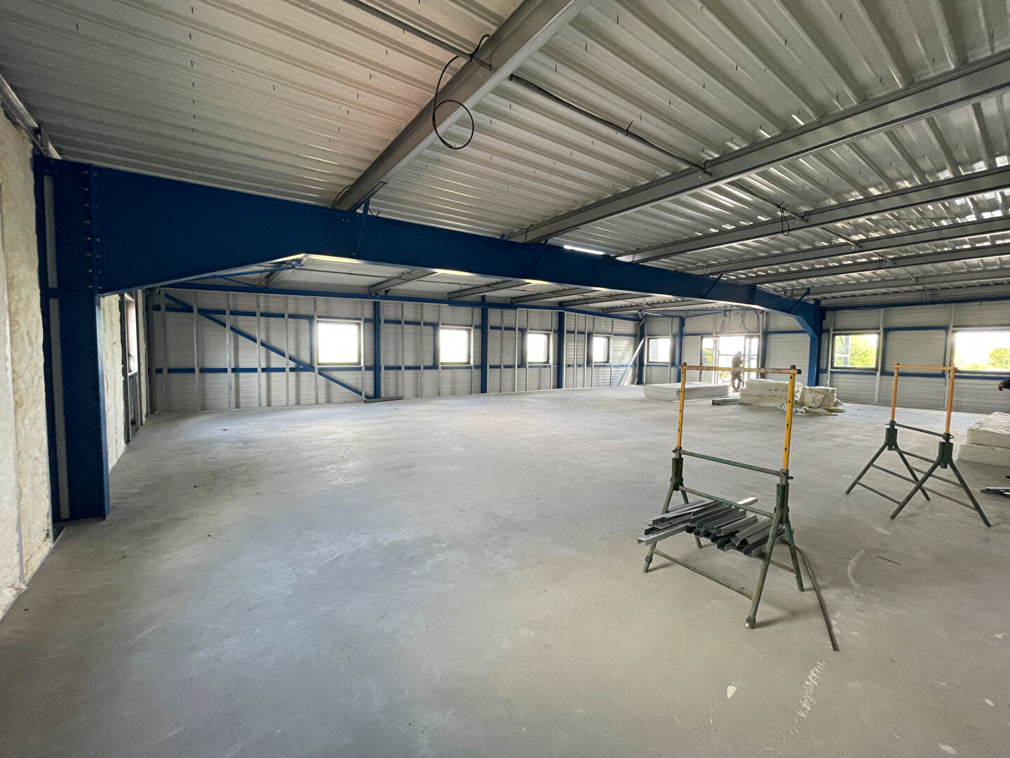 Local Professionnel  - 206m² - VERSON