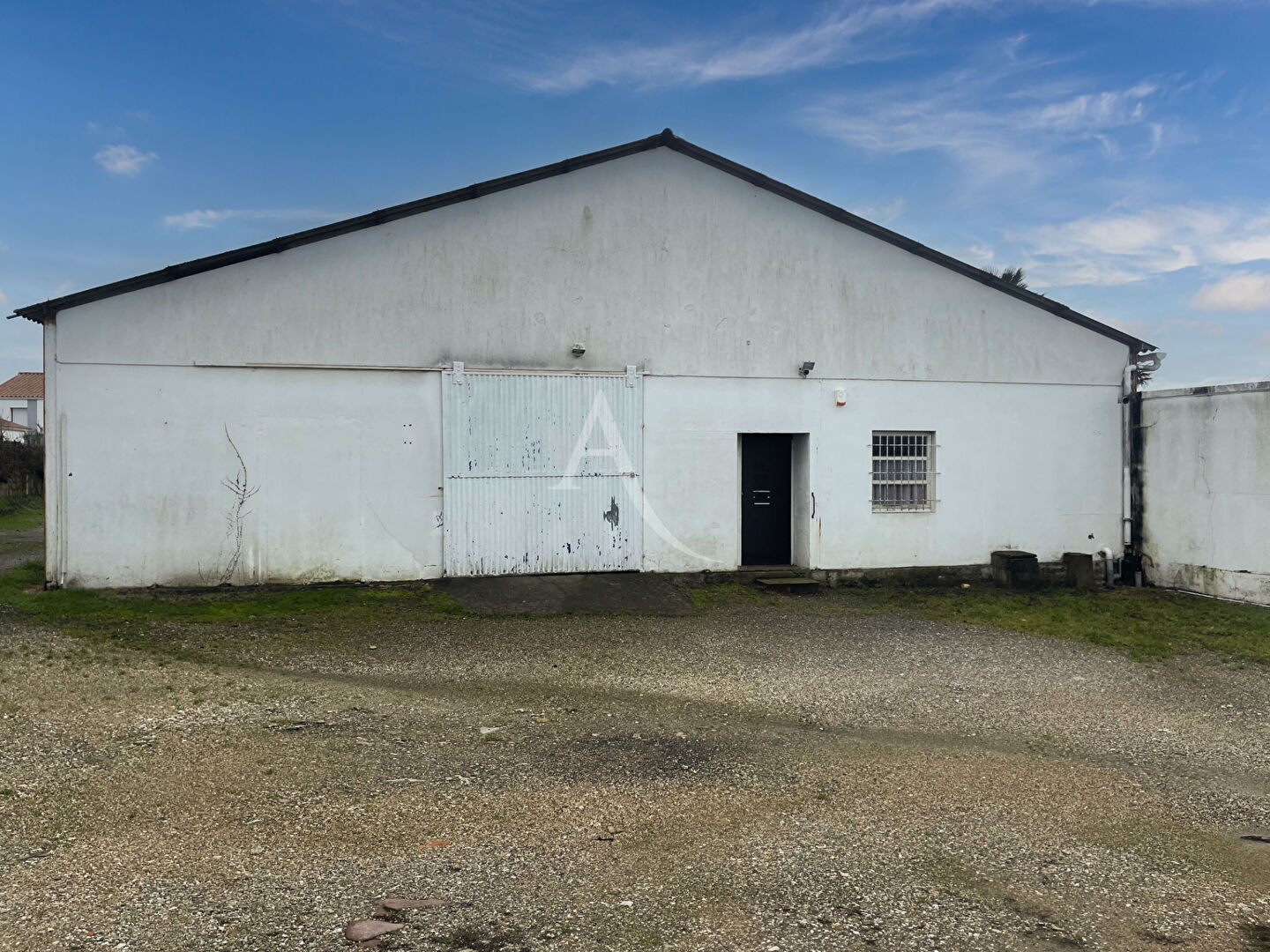 Local industriel  - 250m²