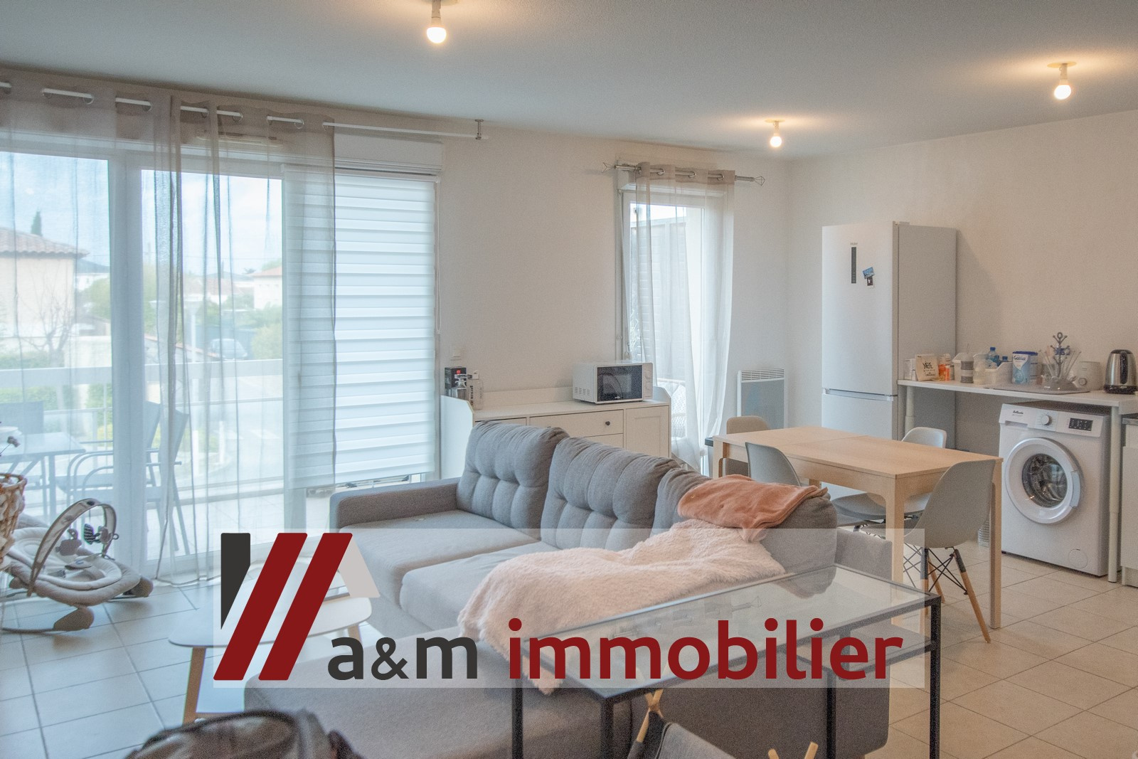 Appartement 3 pièces - 66m² - CHATEAUNEUF LES MARTIGUES