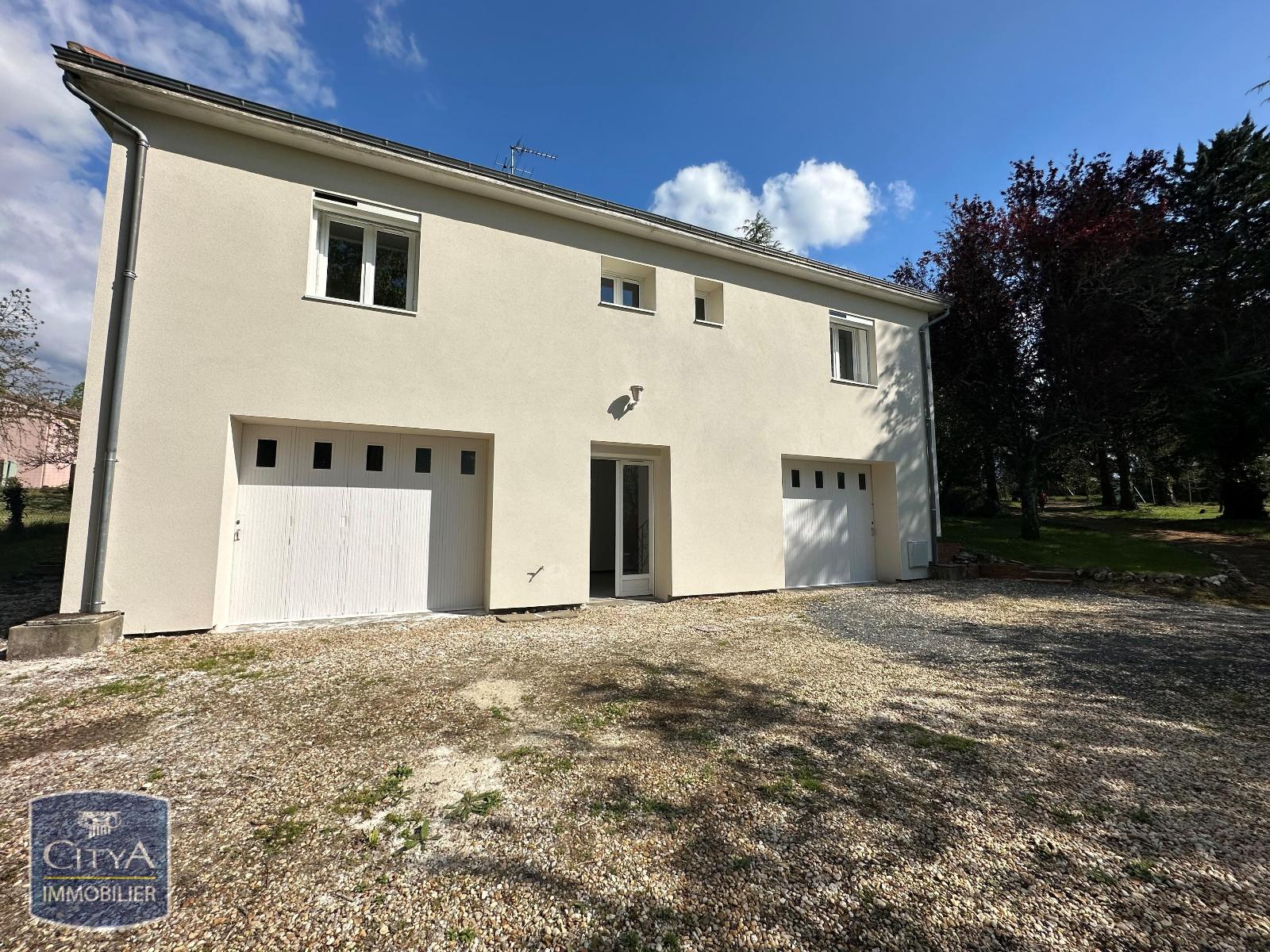 Maison 3 pièces - 102m² - CHAMPCEVINEL