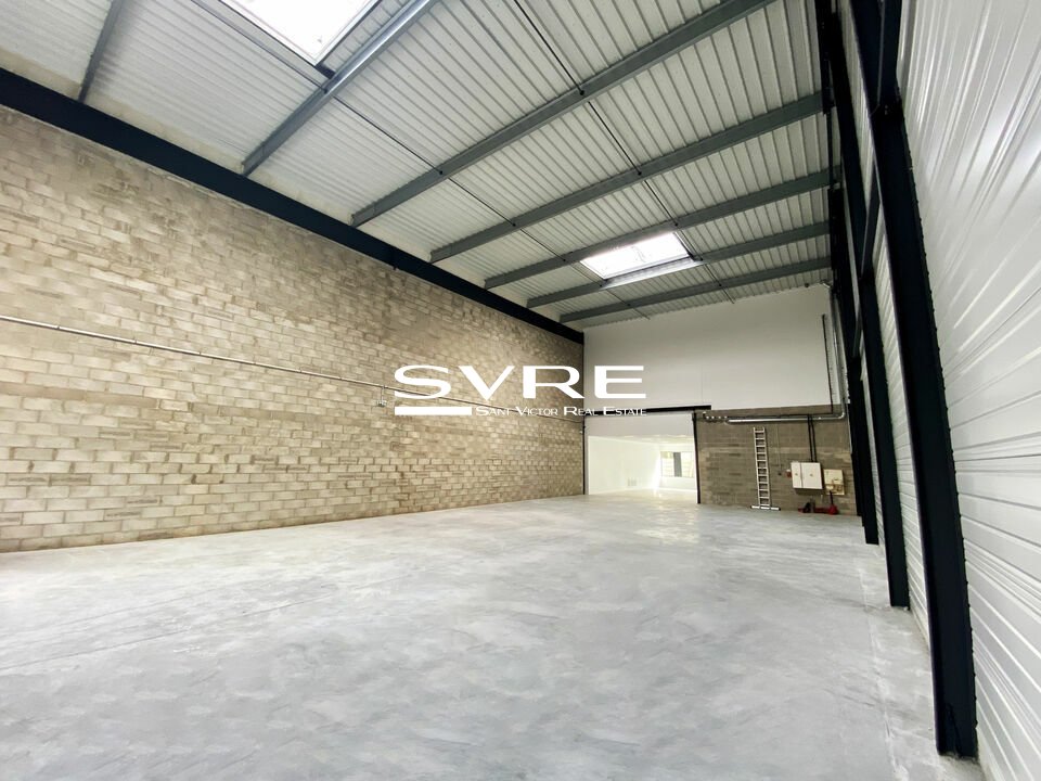 Local industriel  - 1 855m² - MARIGNANE