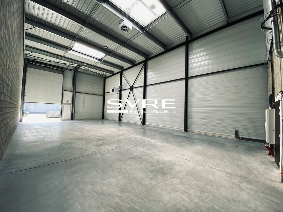 Local industriel  - 1 855m² - MARIGNANE