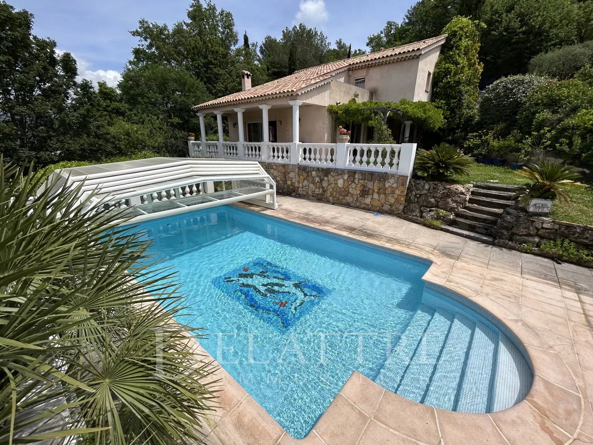 Maison 7 pièces - 175m² - CHATEAUNEUF GRASSE