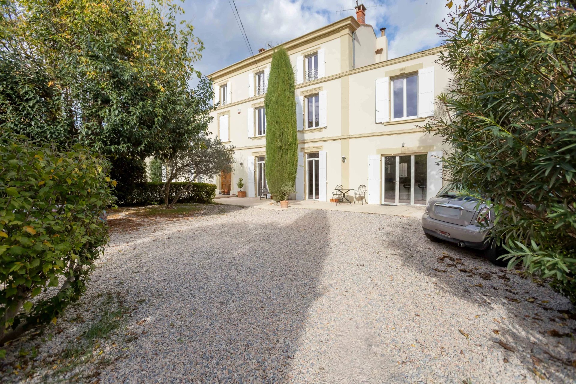 Maison 9 pièces - 307m² - CABANNES