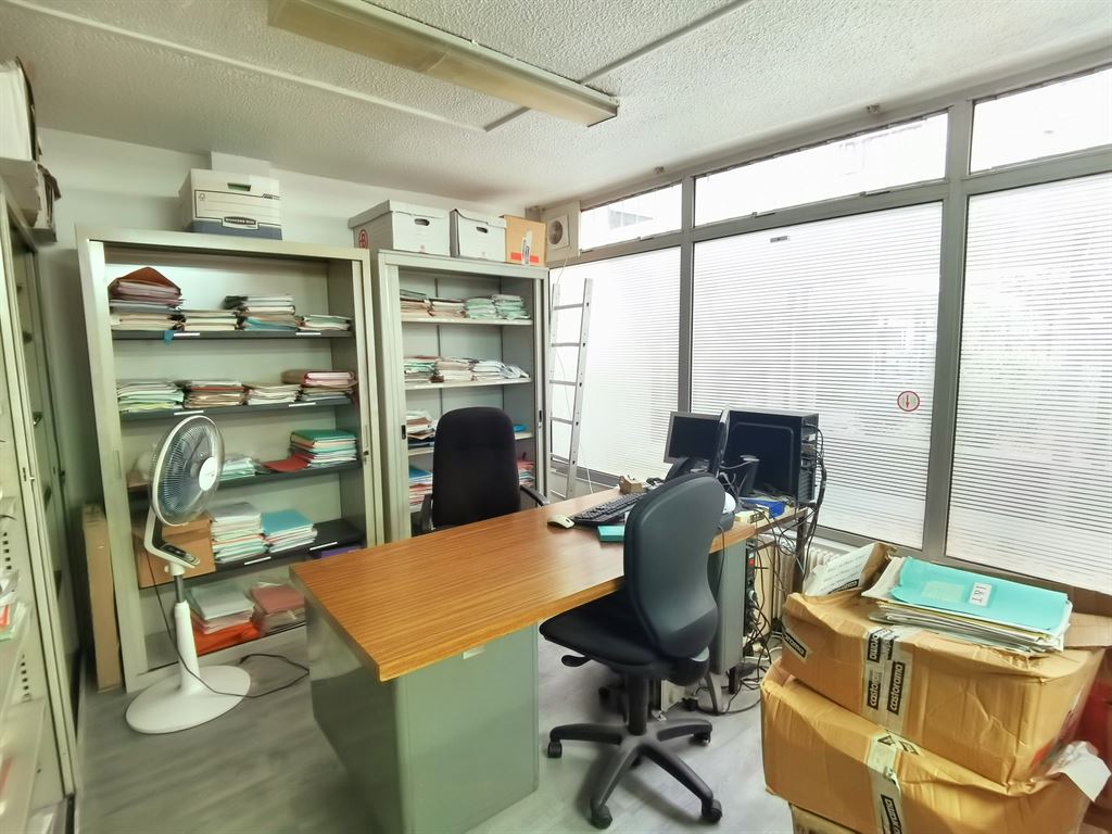 Local Professionnel  - 280m² - PARIS  - 19ème