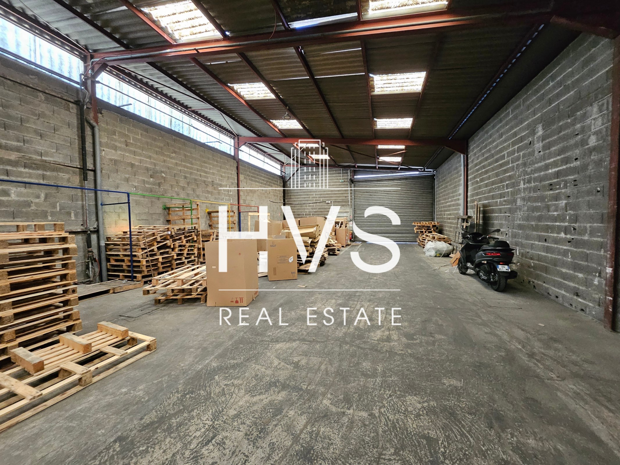 Local industriel  - 950m² - VITROLLES