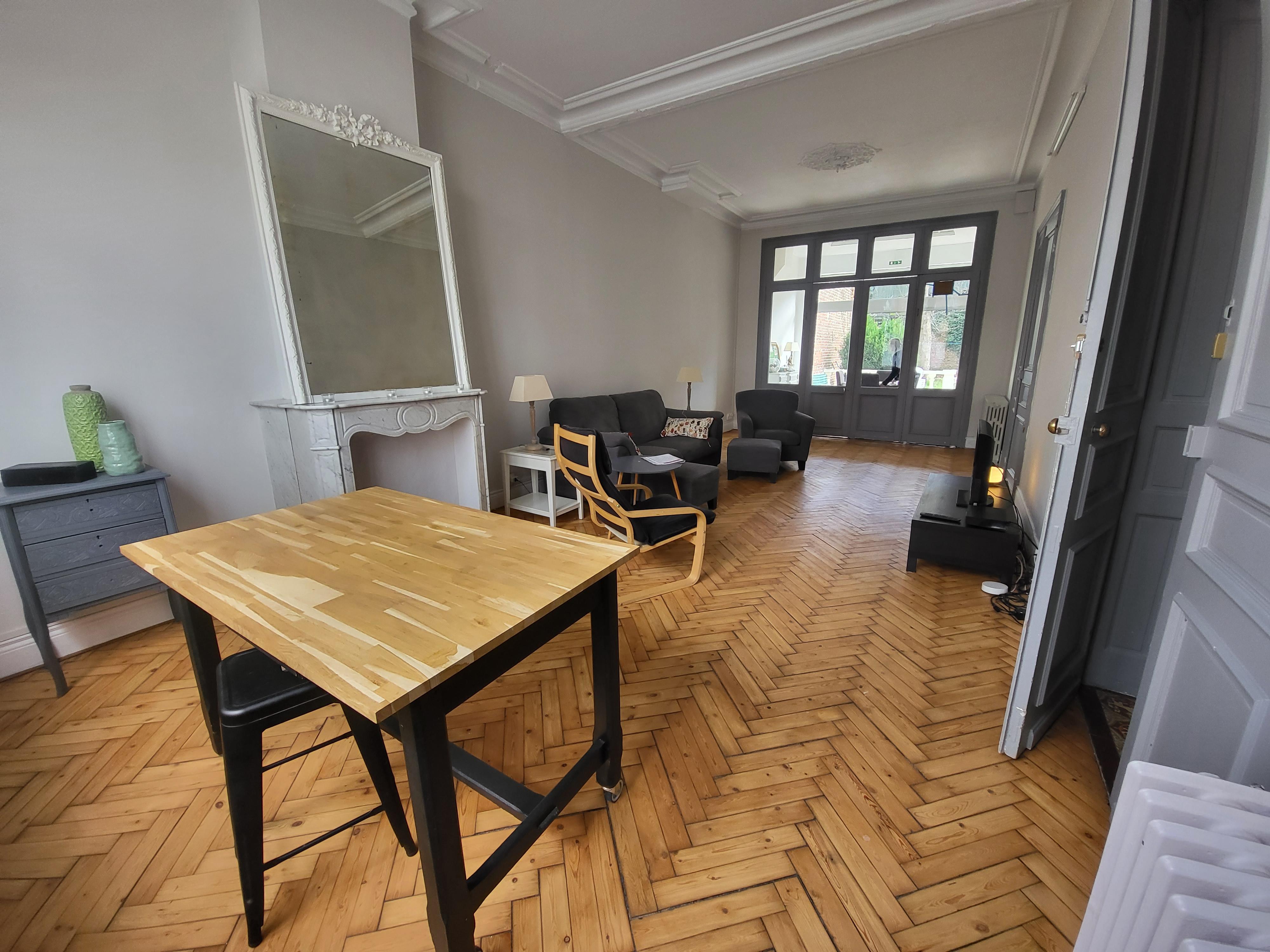 Maison  - 208m² - VALENCIENNES