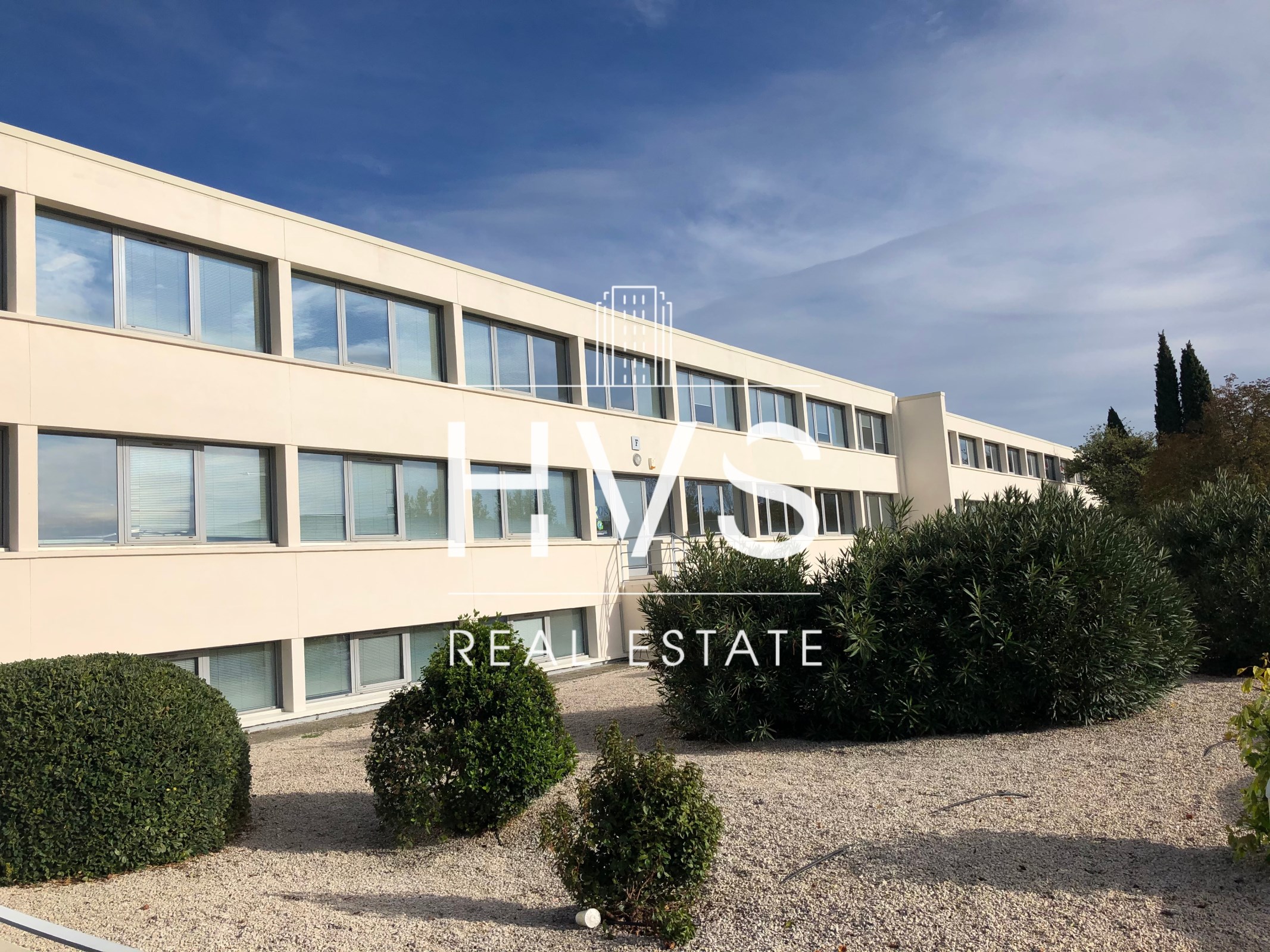 Local Professionnel  - 93m² - AIX EN PROVENCE