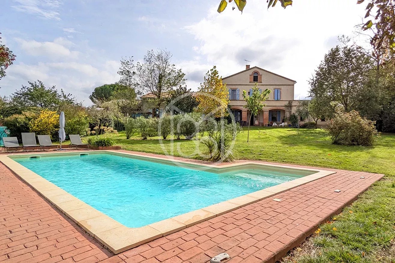 Maison 7 pièces - 470m² - LAUNAC