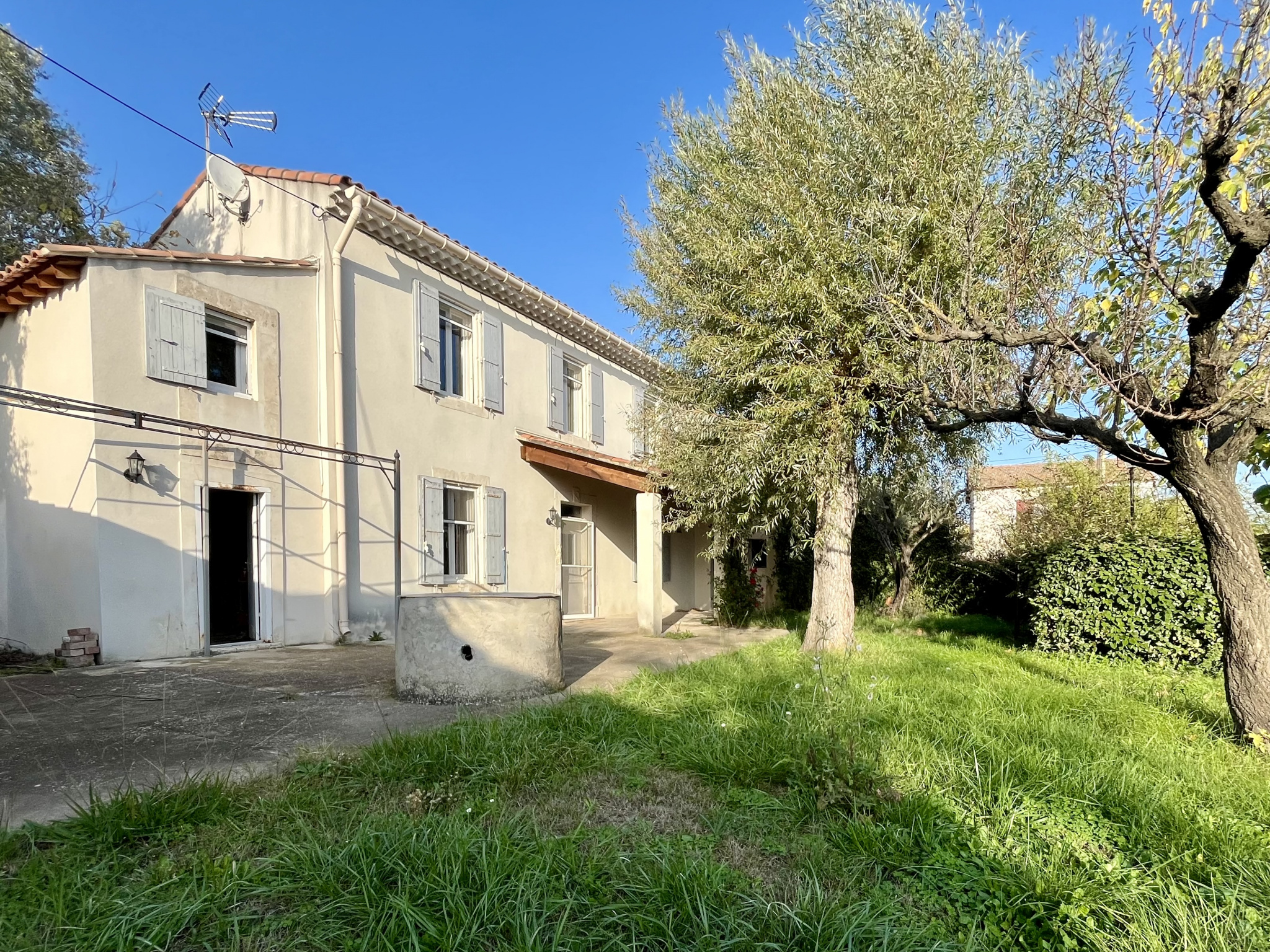 Maison 3 pièces - 96m² - ARLES