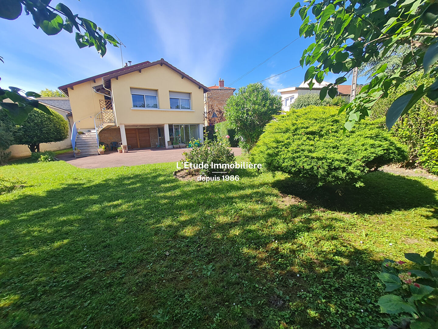 Maison 4 pièces - 180m² - FLEURIEU SUR SAONE