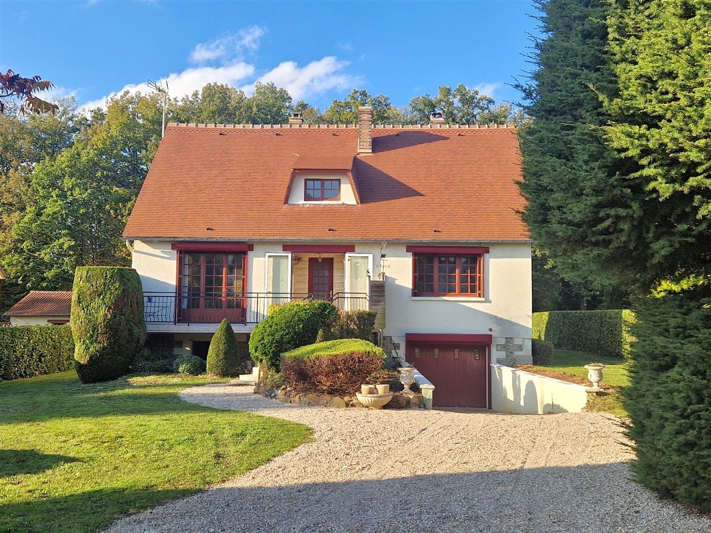 Maison 4 pièces - 141m² - BREZOLLES