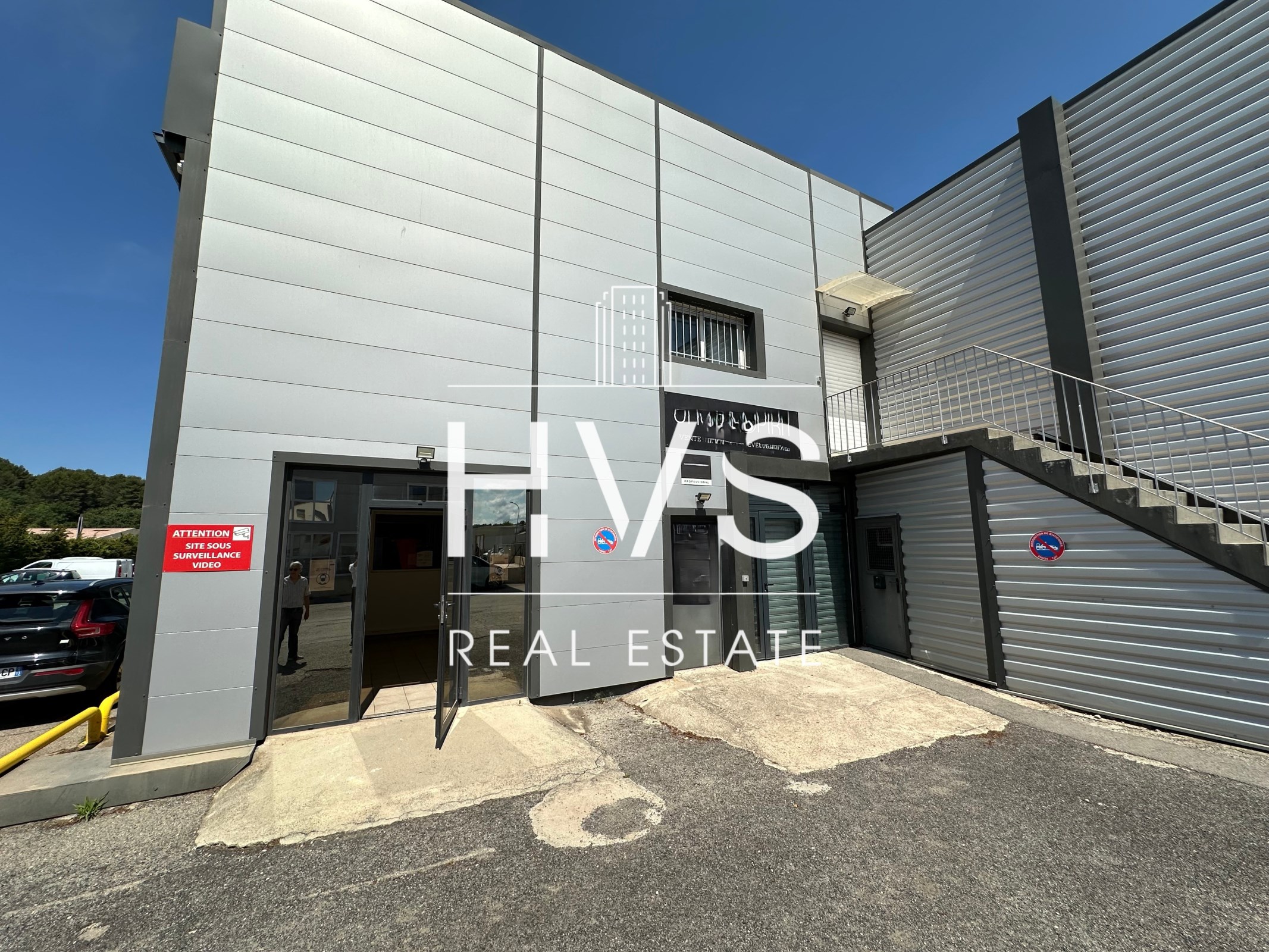 Local Professionnel  - 90m² - VENELLES