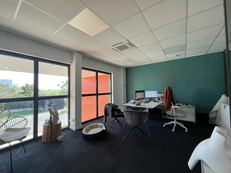 Local Professionnel  - 110m² - BOURG DE PEAGE