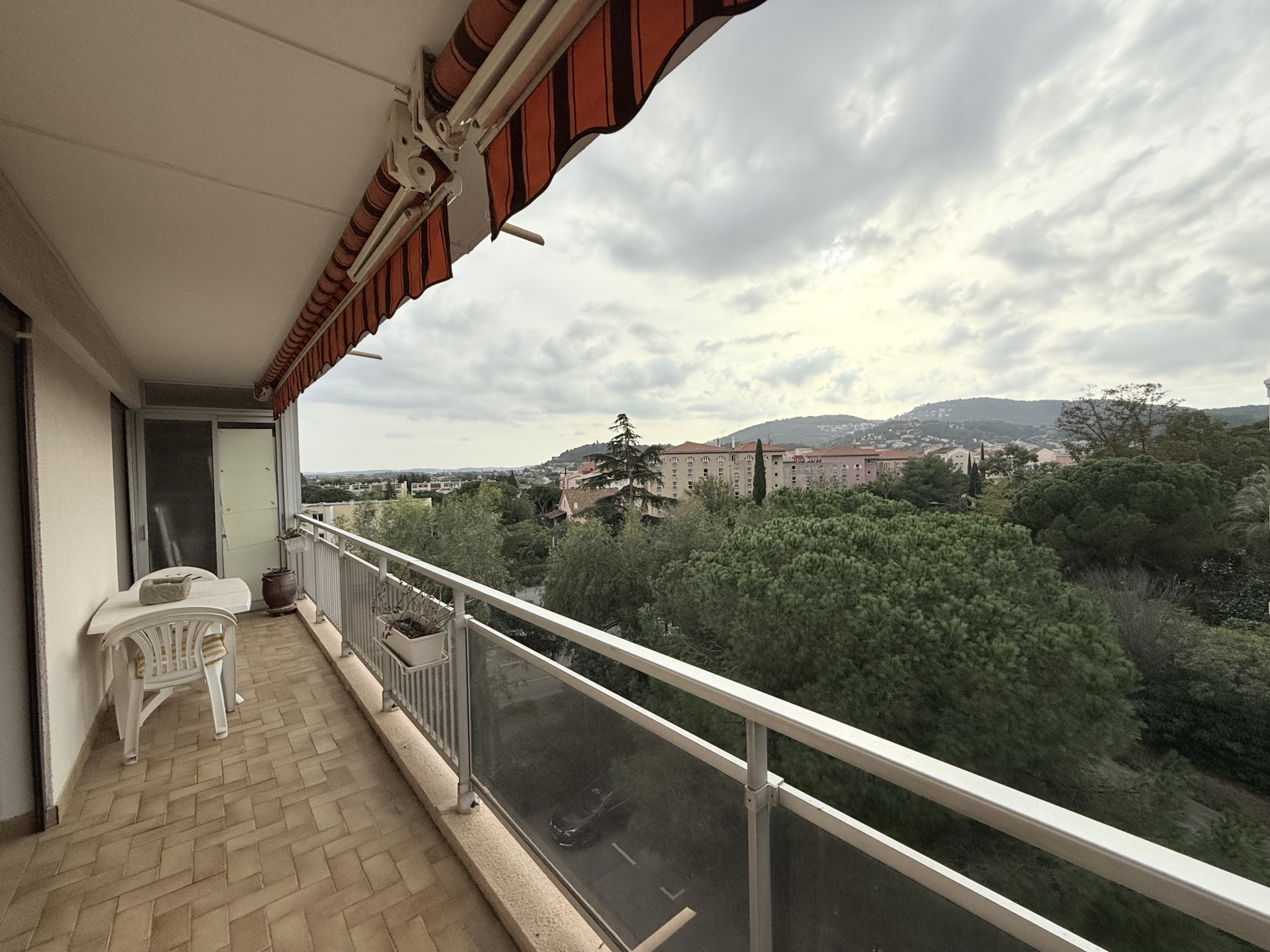 Appartement 4 pièces - 83m² - HYERES