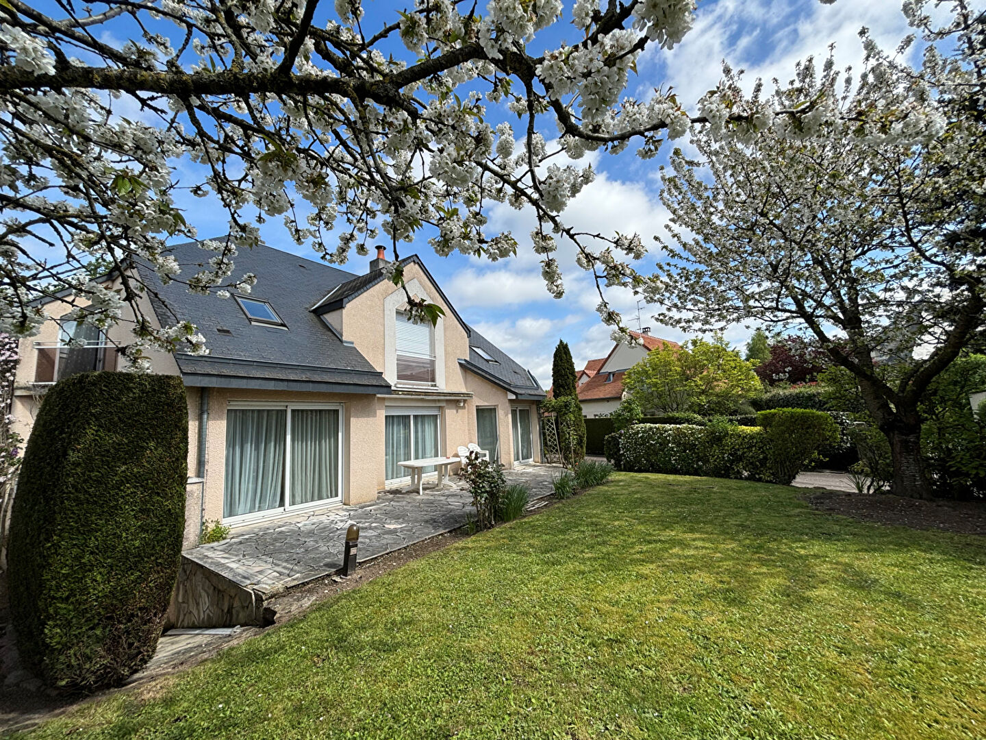 Maison 8 pièces - 205m²