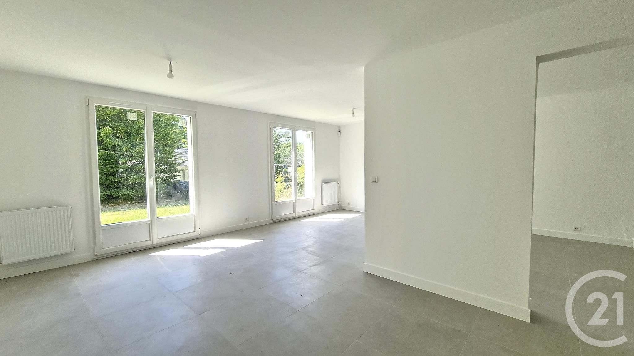 Maison 5 pièces - 101m² - MONTCOURT FROMONVILLE