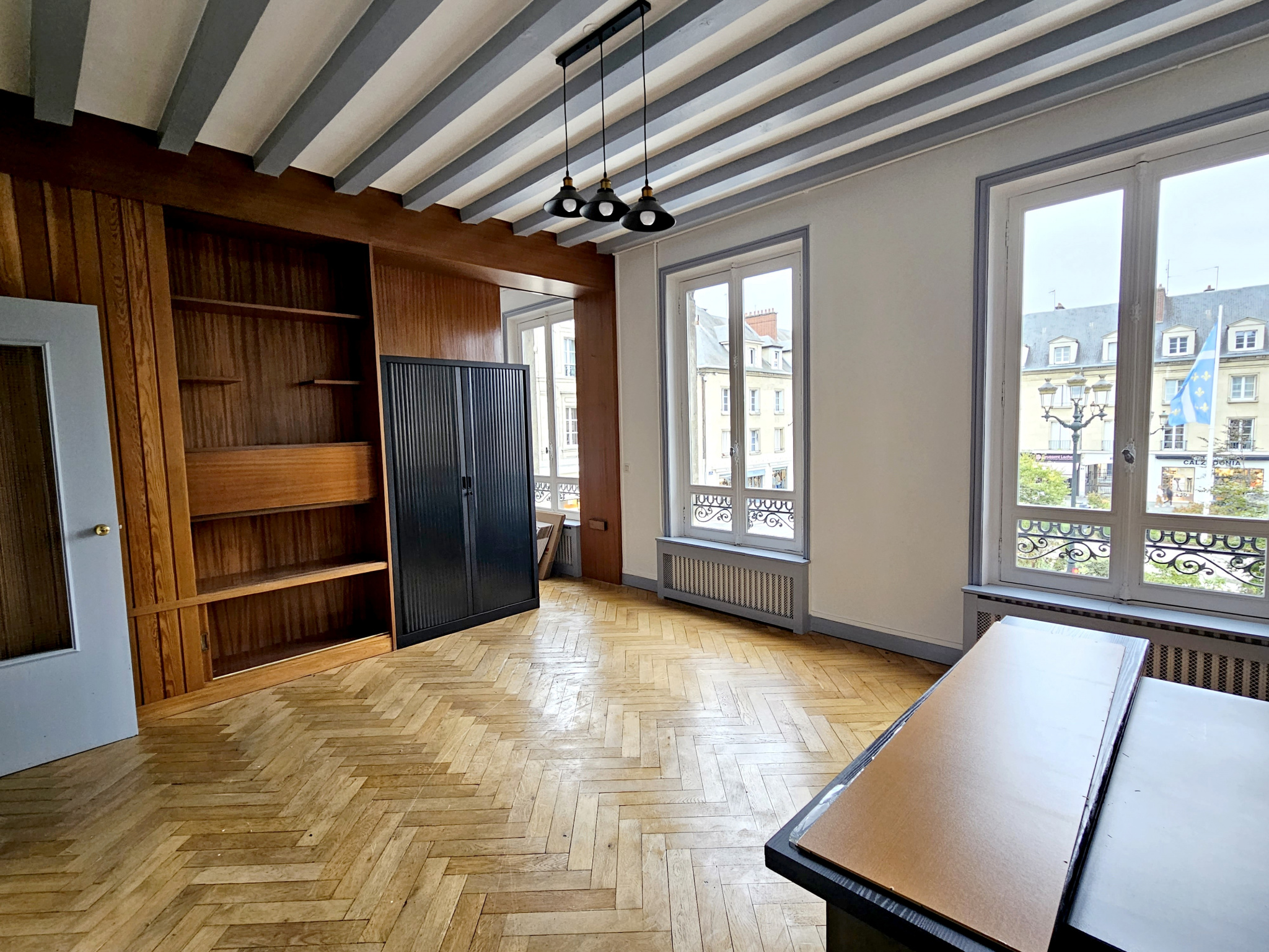 Local Professionnel  - 101m² - COMPIEGNE