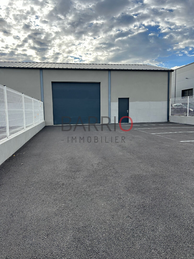 Local industriel  - 181m²