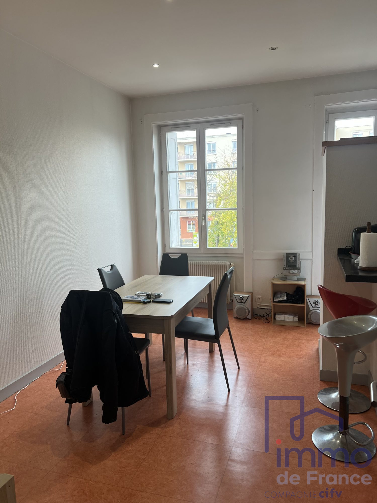 Appartement 2 pièces - 38m² - ST ETIENNE