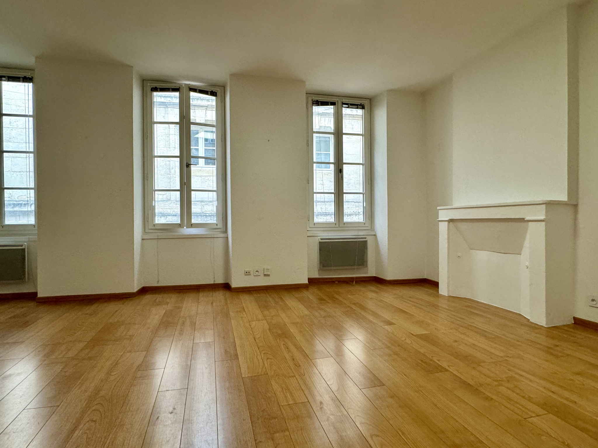 Appartement 1 pièce - 34m² - BORDEAUX