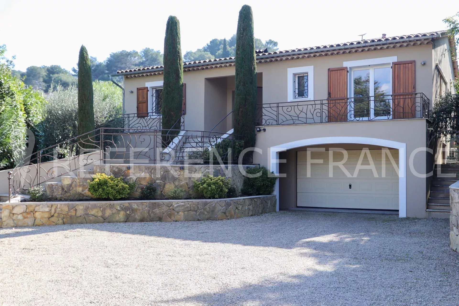 Maison 8 pièces - 300m² - MOUGINS