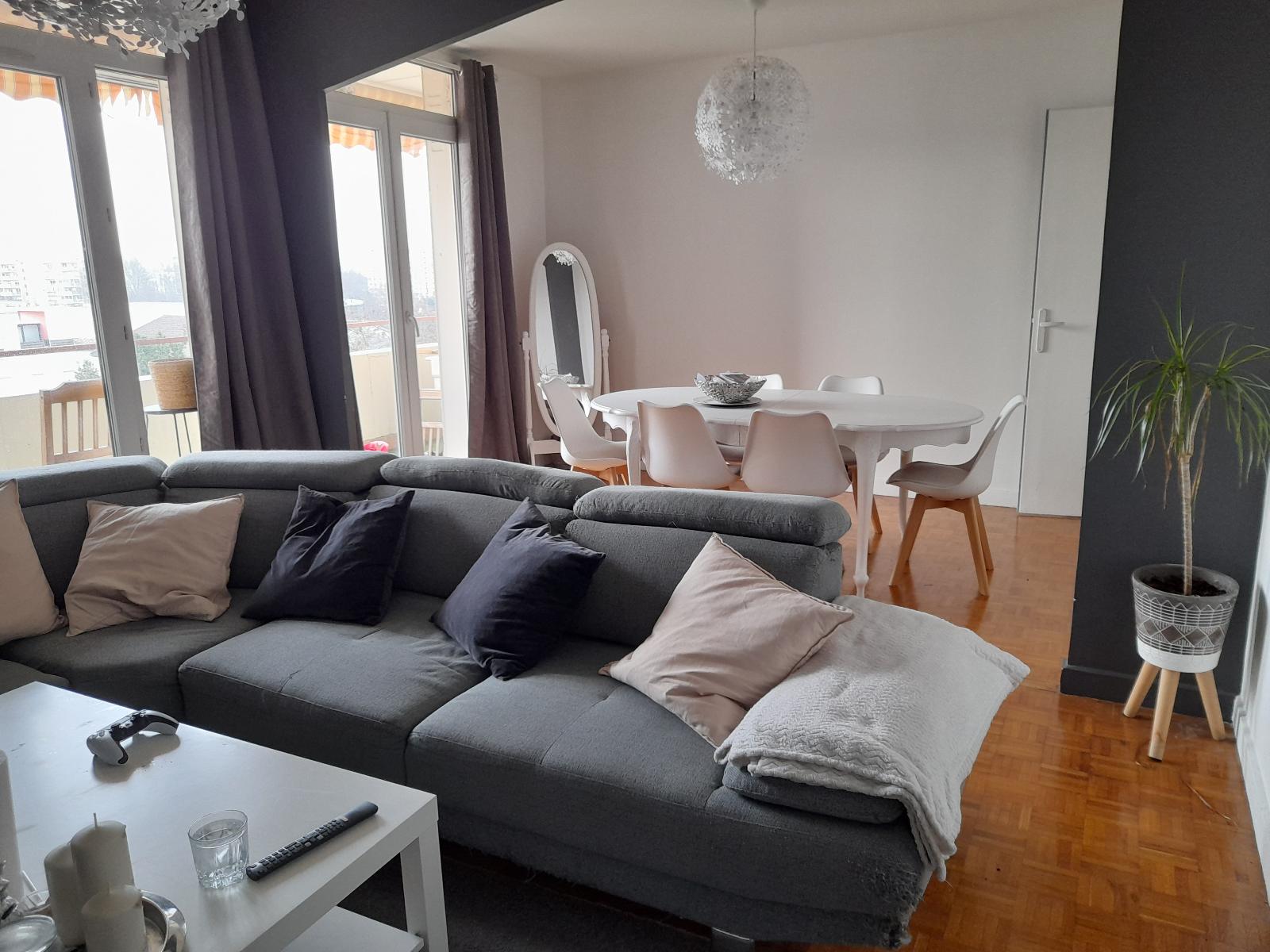 Appartement 4 pièces - 71m² - VAULX EN VELIN