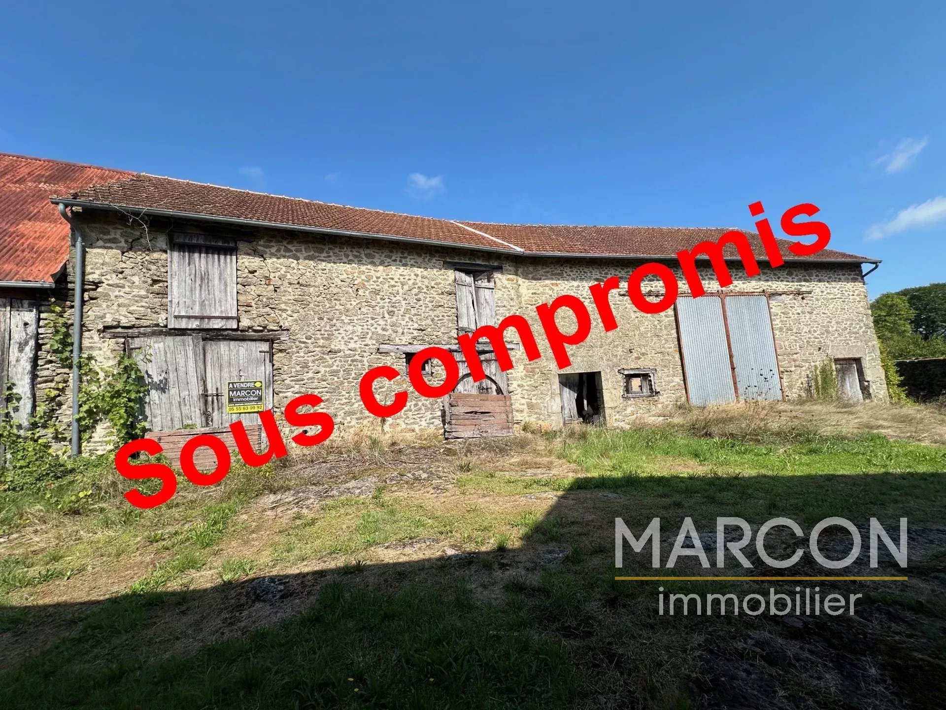 Maison 1 pièce - 205m² - ST SULPICE LES FEUILLES