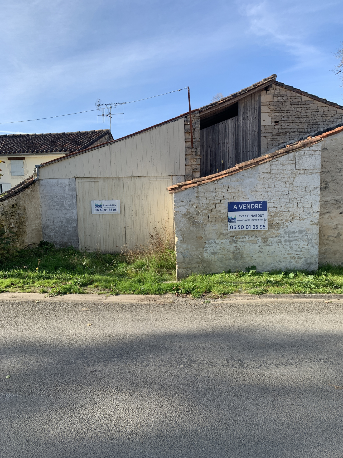 Parking  - BAZAUGES